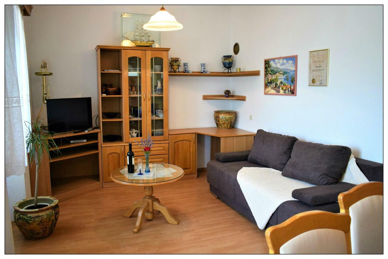 Apartman Sara Lopar